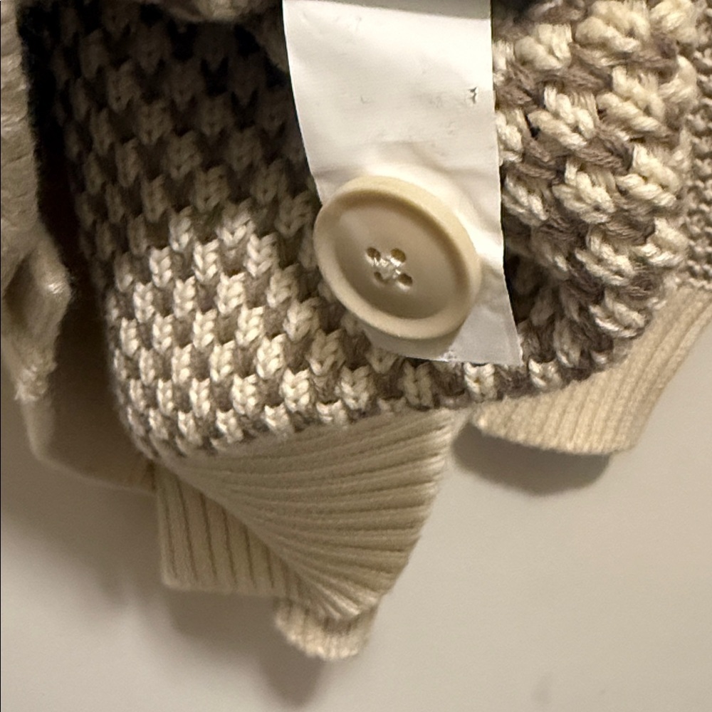 Zara Women’s Cream Cardigan Sweater - Picture 11 of 11
